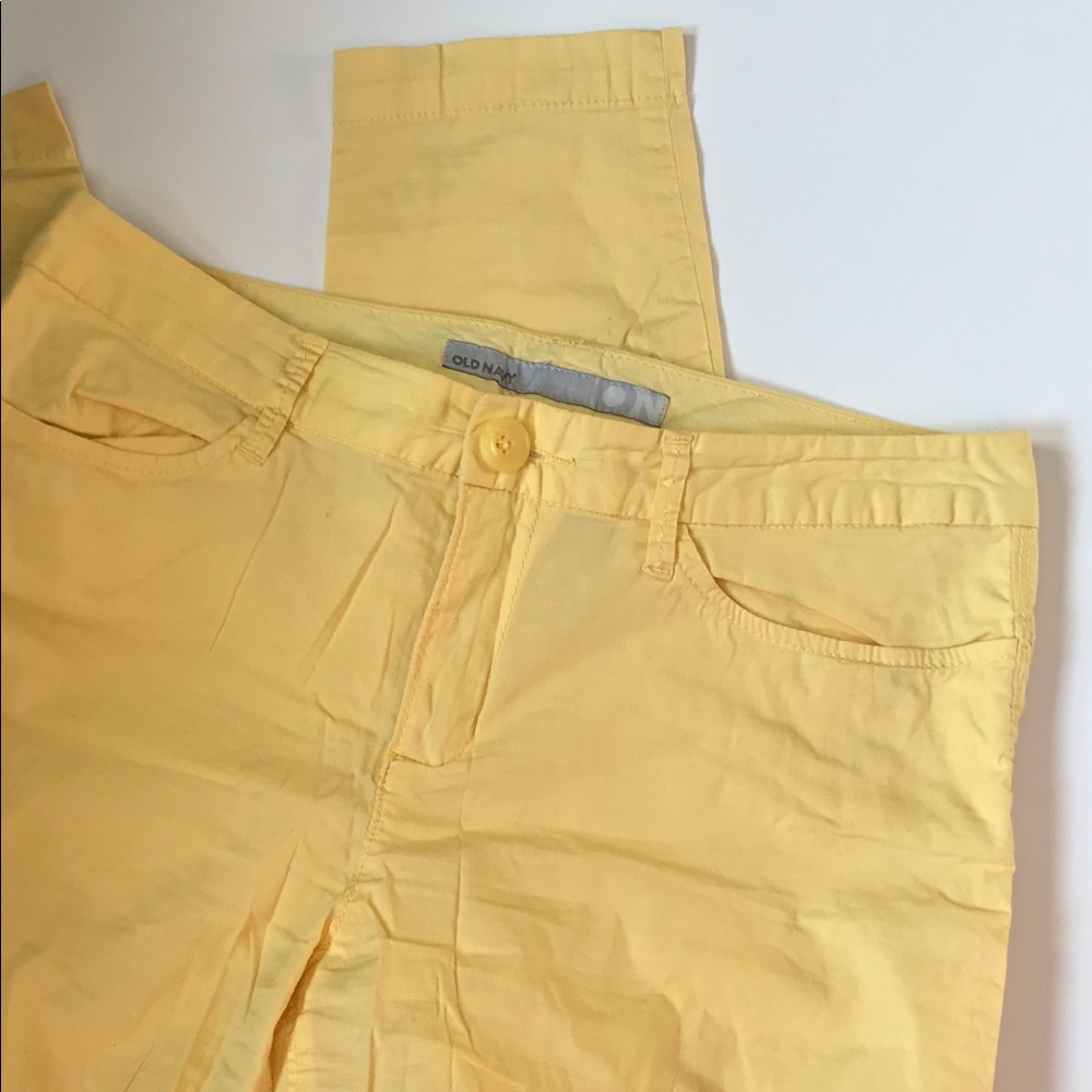 Old Navy Light Capris Pants- 6